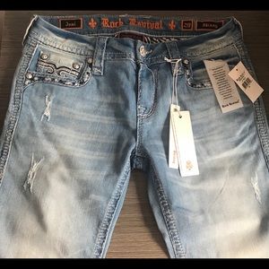 ROCK REVIVAL Joni Faded Embroidered Jeans